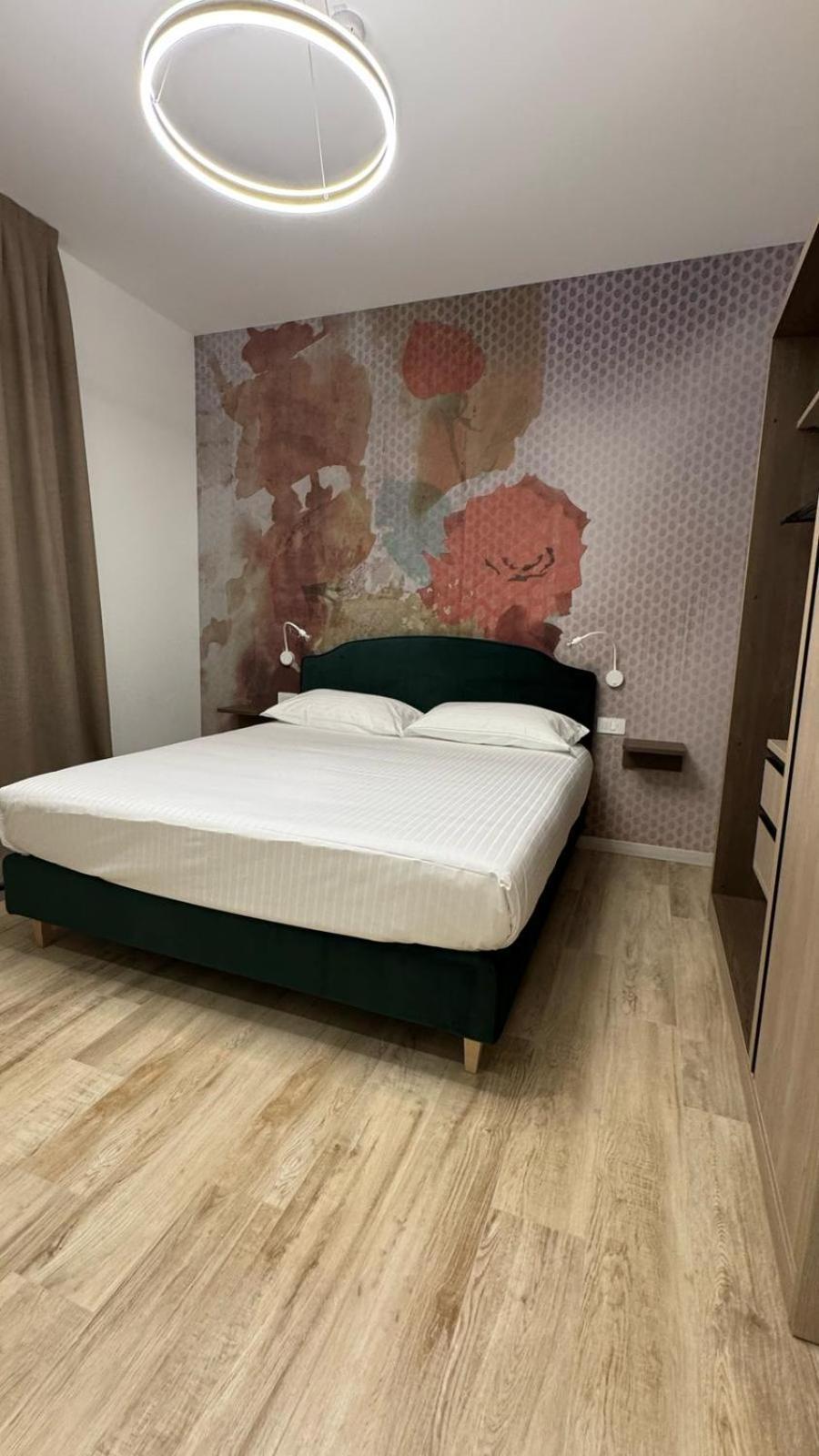 Ophelia Hotel Cazzago San Martino Bagian luar foto