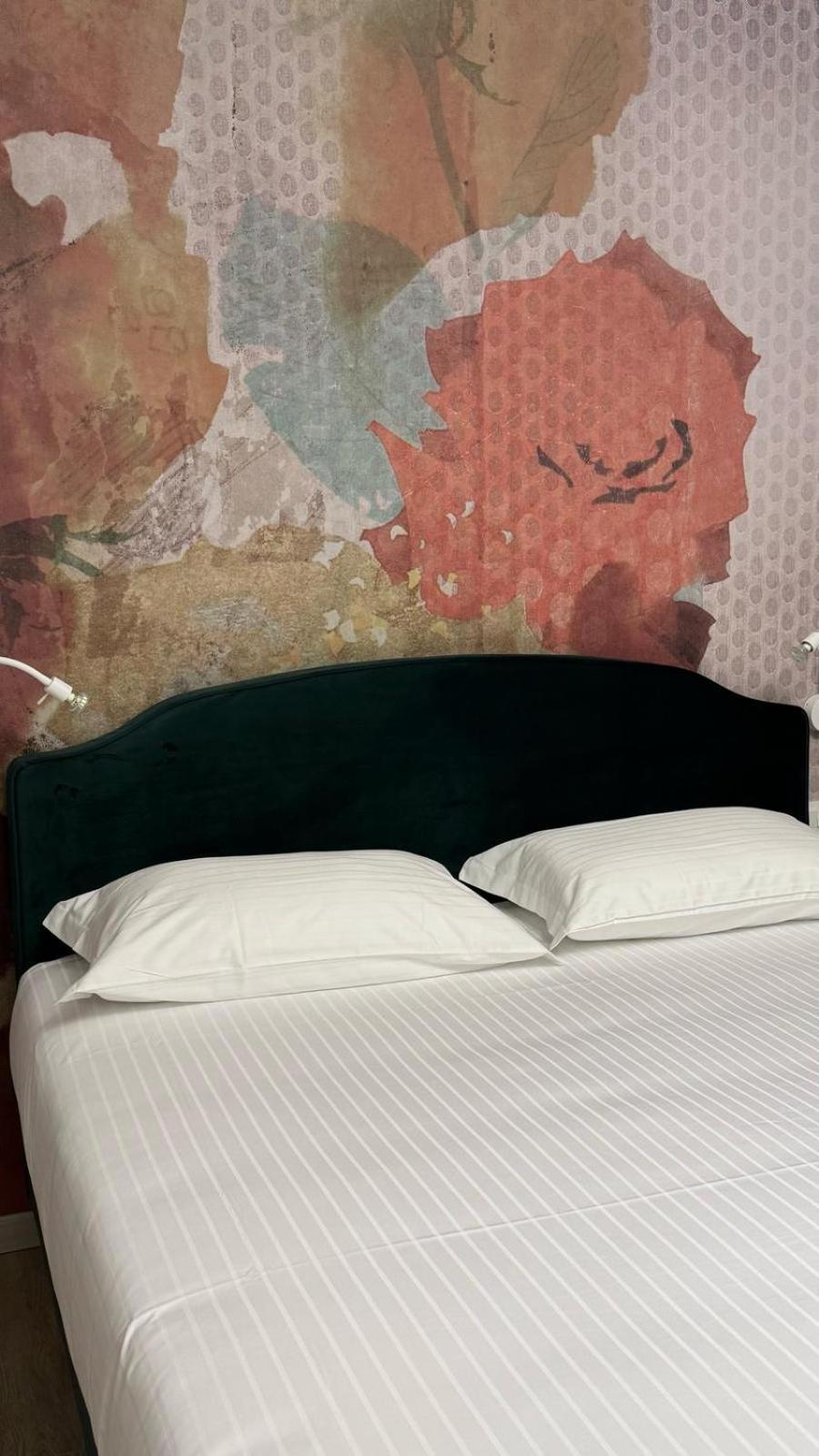 Ophelia Hotel Cazzago San Martino Bagian luar foto