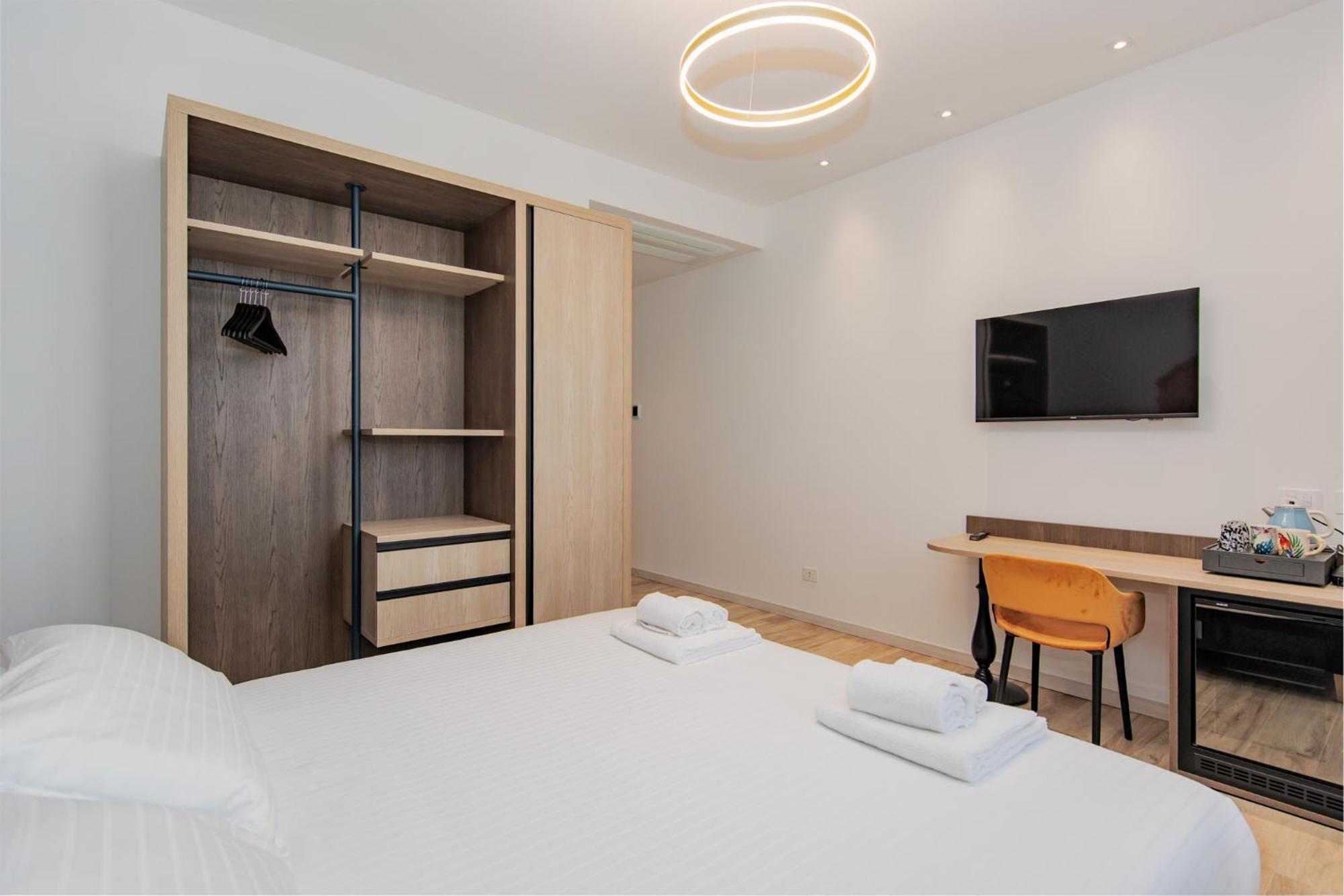 Ophelia Hotel Cazzago San Martino Bagian luar foto